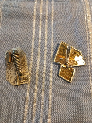 Handmade pins like new, set of 2 pieces