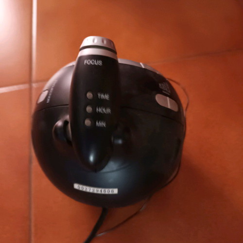 Bluesky radio alarm clock like new with wall time projection