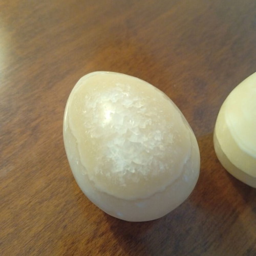 Onyx eggs like new, set of two, 7.5×5 cm