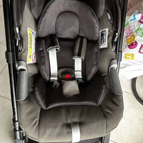 Inglesina Aptica XT stroller set like new with frame, reversible seat and car seat