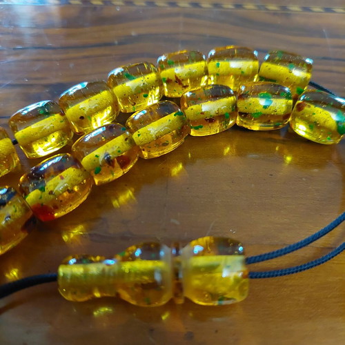 Resin Komboloi with 23+1 Beads and Amber Inlays like new