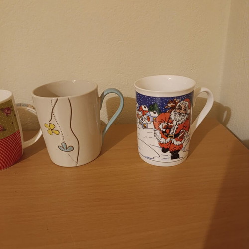 Large coffee mugs set of 5, like new