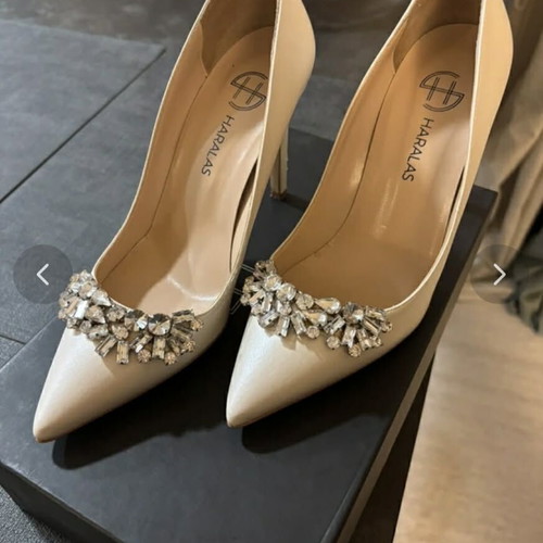 Haralas leather white pearl pumps like new, size 37