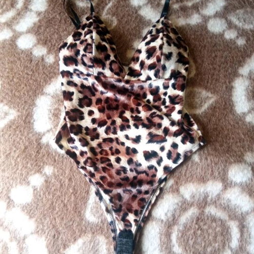 Leopard print bodysuits like new, size M, black and brown