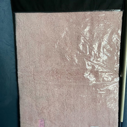 Azzaro Paris bath mat pink new