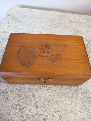 Dimple 15 Years Old vintage wooden case
