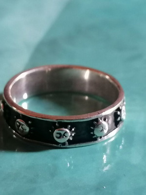 Silver 925 ring band with embossed suns new no 57.5