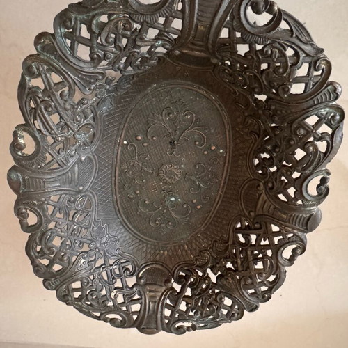 Metal bowl ornate lace-like like new