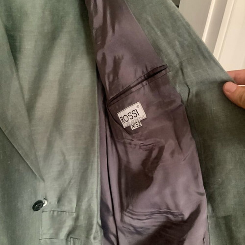 Rossi suit like new, size 52