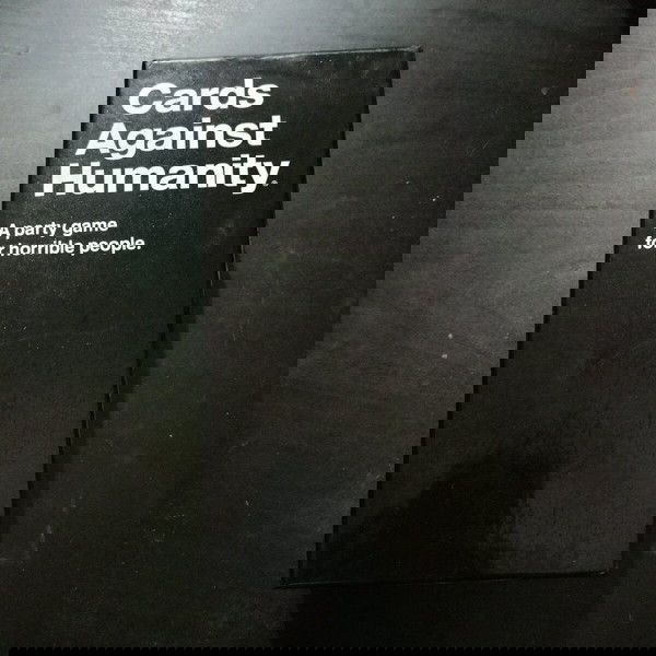 настолна игра Cards Against Humanity