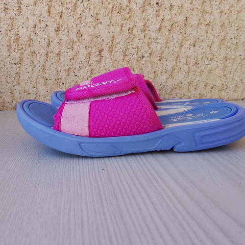 Giardino D'Oro flip flops for girls size 30 like new blue and pink