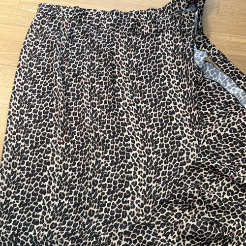 Wrap long skirt with ruffle hem and leopard print