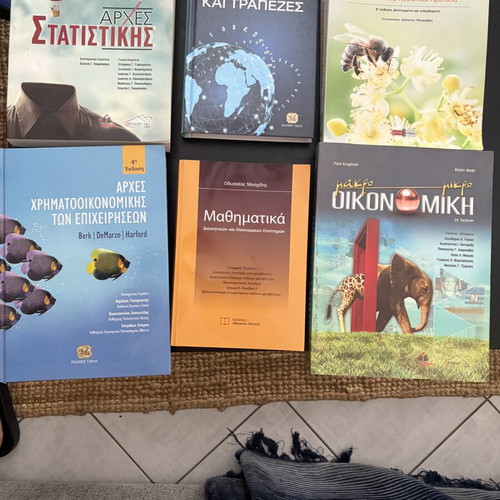 Economics university books new, set of 30