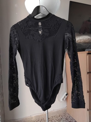 Black long-sleeve bodysuit with lace La Soie