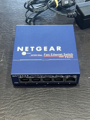 Netgear FS105 μεταχειρισμένο Fast Ethernet switch με θύρες Ethernet