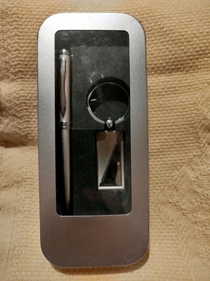 Metal pen and keychain set new