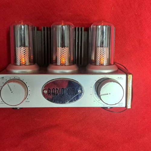 Radio City transistor radio AM/FM used, fully functional