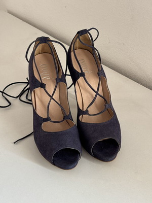 Ovye by Cristina Lucchi blue pumps size 38 like new
