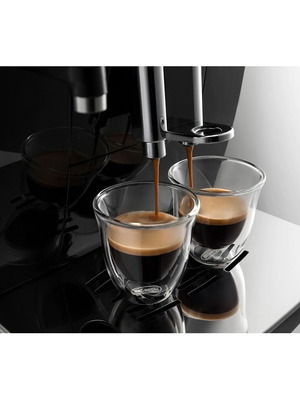 Espresso coffee maker like new with coffee beans and milk frother