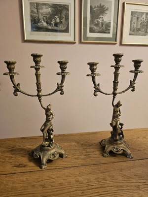 Donna brass candlesticks like new, set of 2