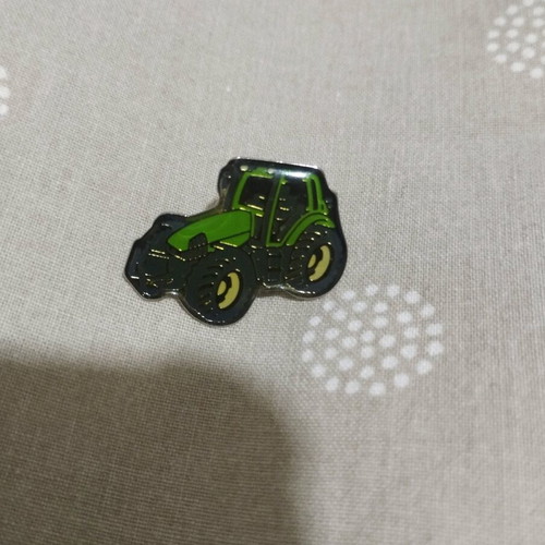 John Deere vintage pin like new