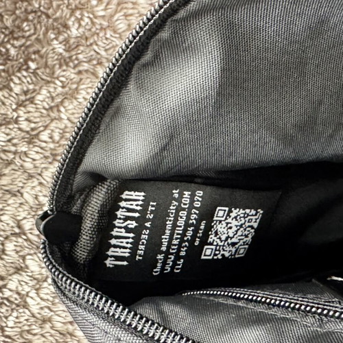 Trapstar Irongate Crossbody Bag new, black