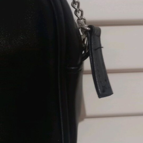 Mad hat evening handbag like new, black quilted synthetic