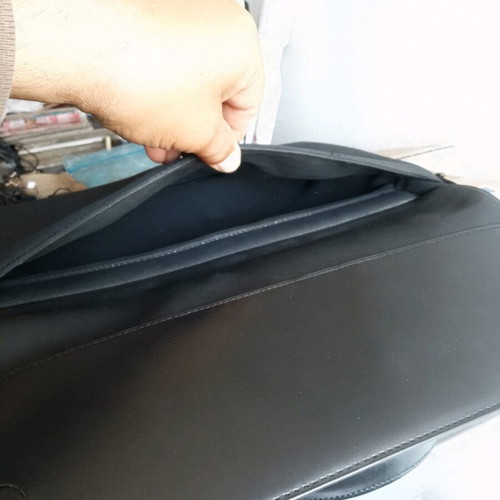 GKuomo briefcase like new, black 28/38 cm office bag