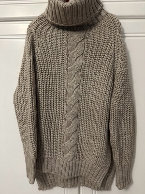 Knitted long sweater unused, excellent condition, size L, beige