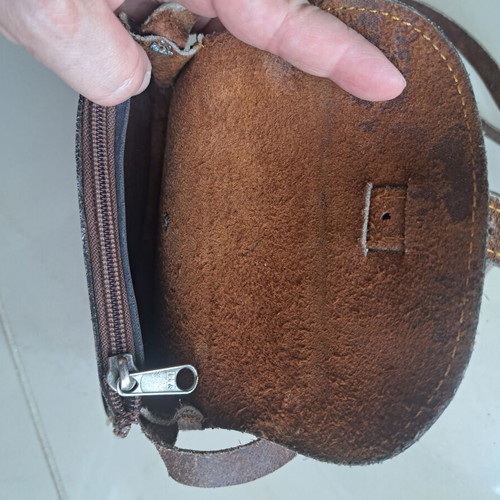Handmade crossbody bag in natural brown leather like new