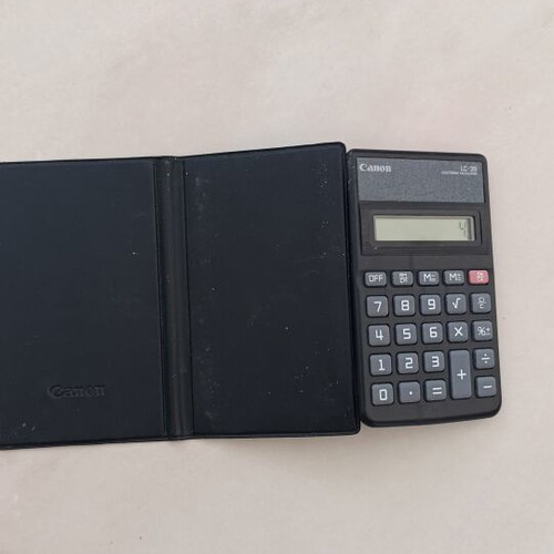 Canon LC-39 Pocket Calculator like new, black, 8-digit LCD