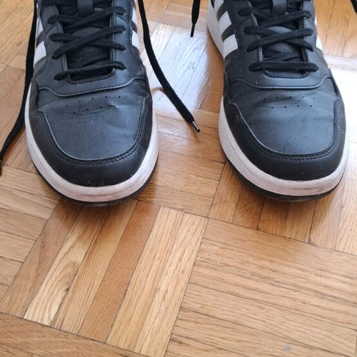 Addidas Men's Athletic Shoes Hoops 3.0 Mid Classic Vintage like new, black