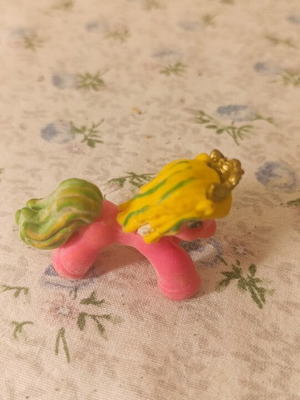 Vintage Berries 'n Cherries Ponyville Figure G3 Hasbro 2006 like new