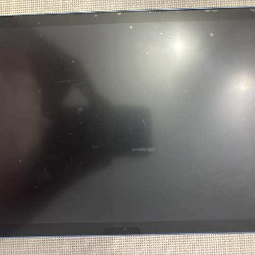 Apple iPad A16 with keyboard
