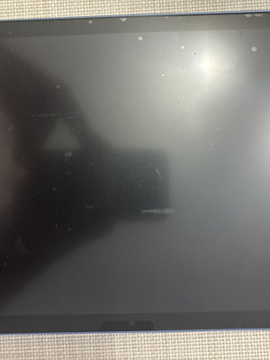 Apple iPad A16 with keyboard