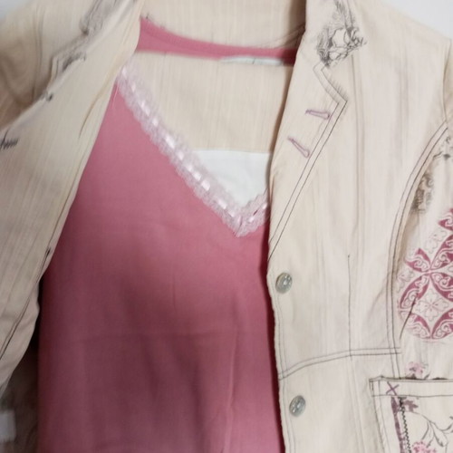 Women's set with pants, sleeveless blouse and jacket, beige and pink