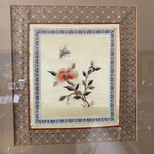 Chinese embroidery painting on silk used with wooden frame