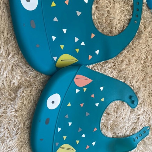 Silicone bibs like new