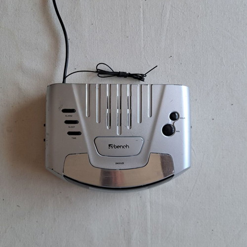 Bench KH 2237 radio clock used