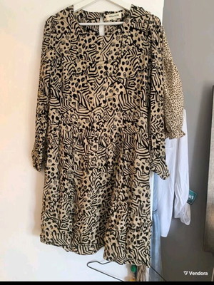 Pepaloves Dress With Perfect Print Large Like New Beige
