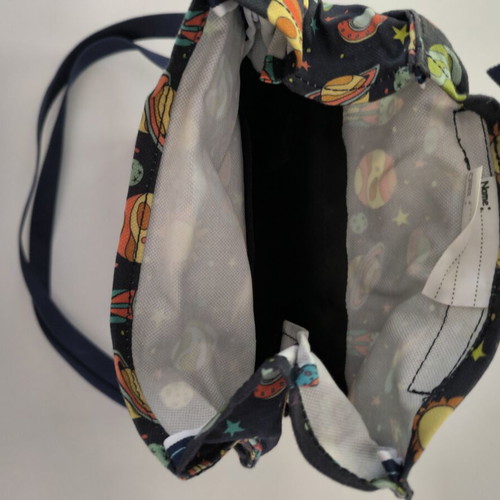 Lunch bag like new with adjustable strap and two side pockets