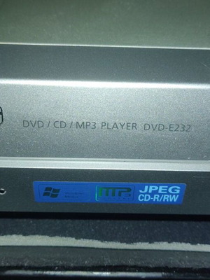 Samsung DVD player E 232 used with error, does not read discs