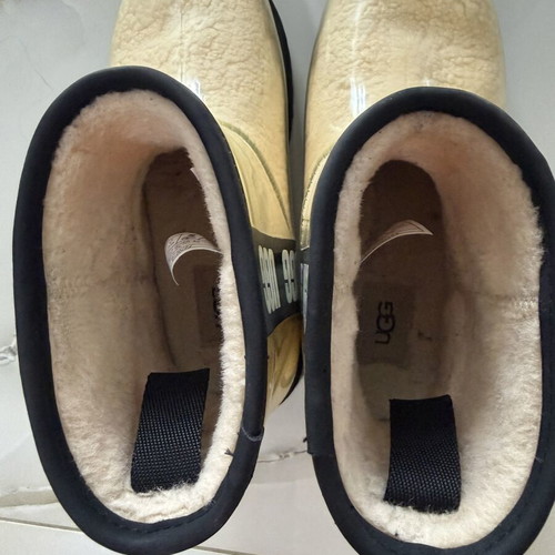 Ugg Australia women's waterproof boots size 39 used beige