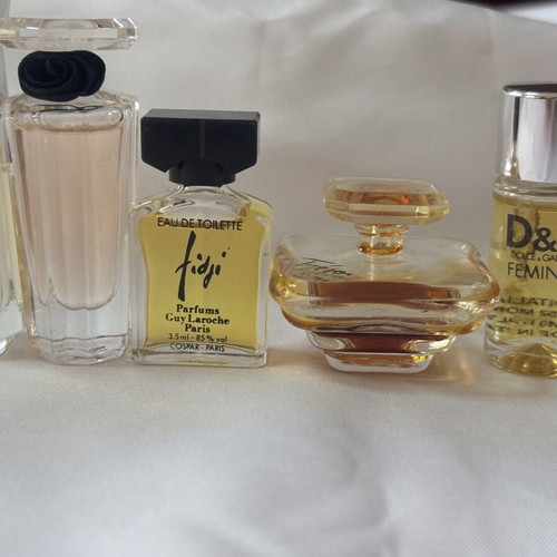 Miniature perfume set used, Marc Jacobs Daisy and more