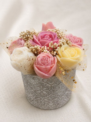 Scented Wax Flower Bouquet with Clay Pot and Aromatic Candles