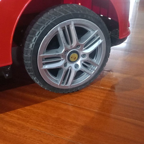 Electric 12V Porsche kids car like new