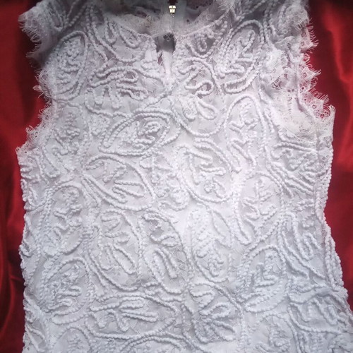 Lace blouse white color with back zipper, size M