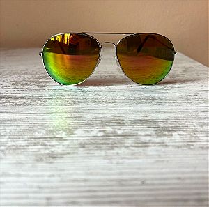 Πράσινα γυαλιά ηλίου