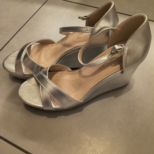 Silver platform sandals, size 40