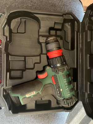 Screwdriver like new, with or without batteries